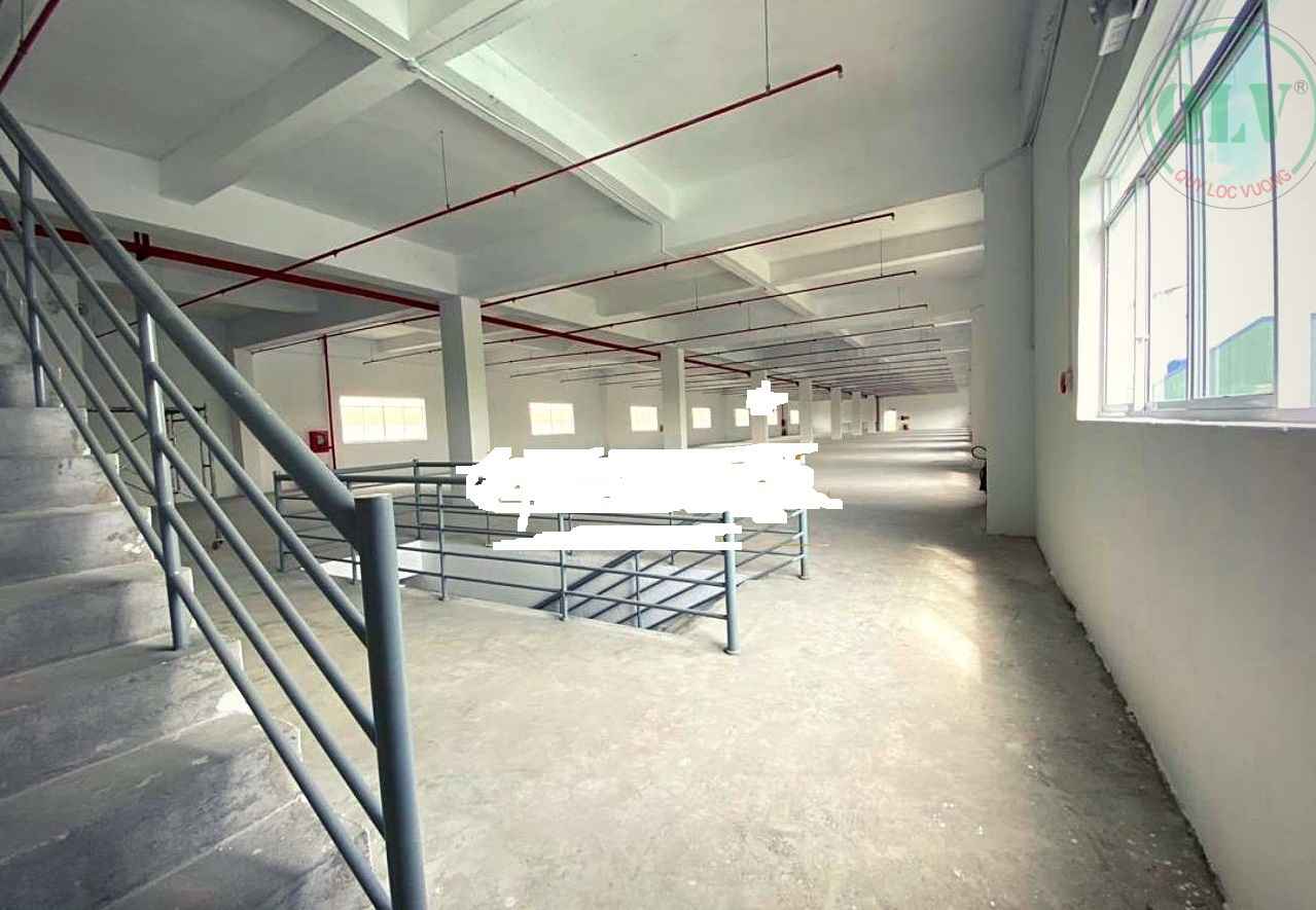 在工业园区买工厂，带仓库和办公区