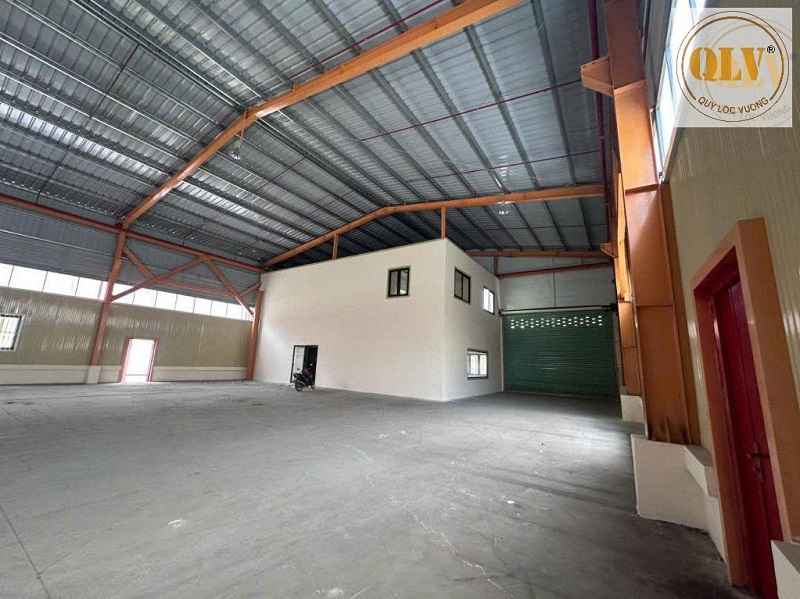 越南隆安省工业厂房出租，配备办公室