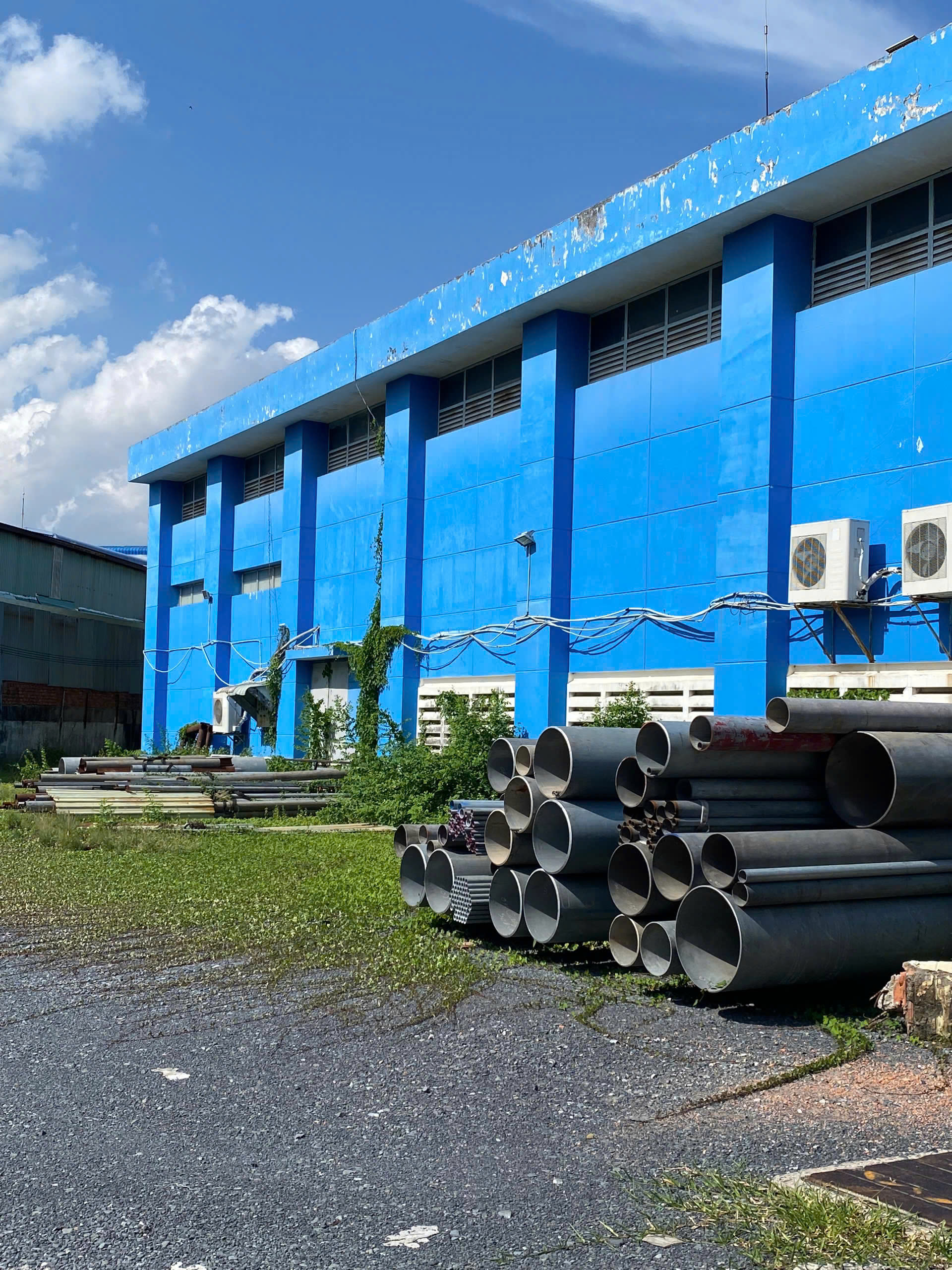 出售位于胡志明市的厂房，面积7,000平方米，位于安夏工业区，投资回报稳定可持续