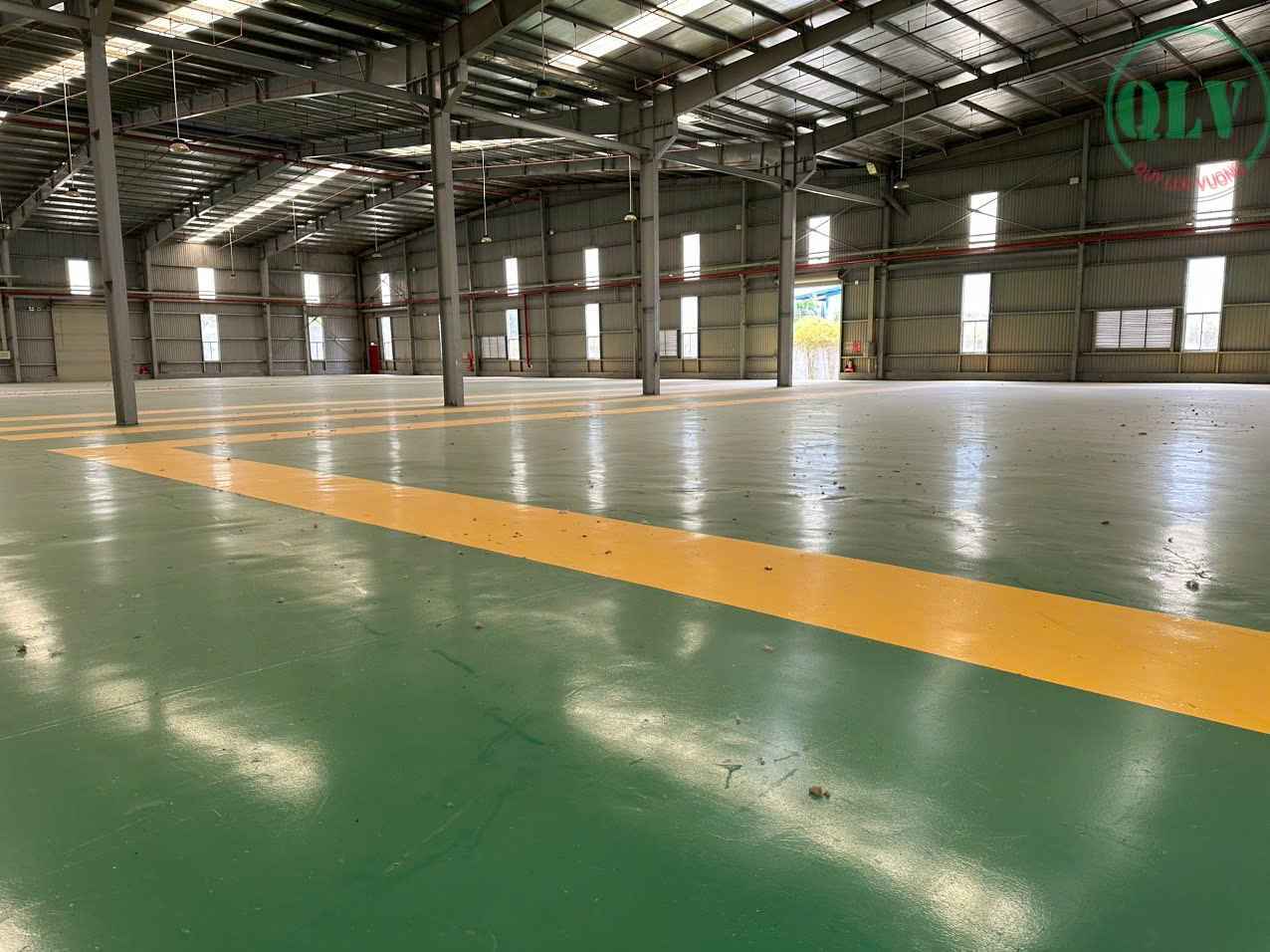 胡志明市厂房出售——位于协福工业园，面积5,953平方米，漂亮宽敞，通风良好