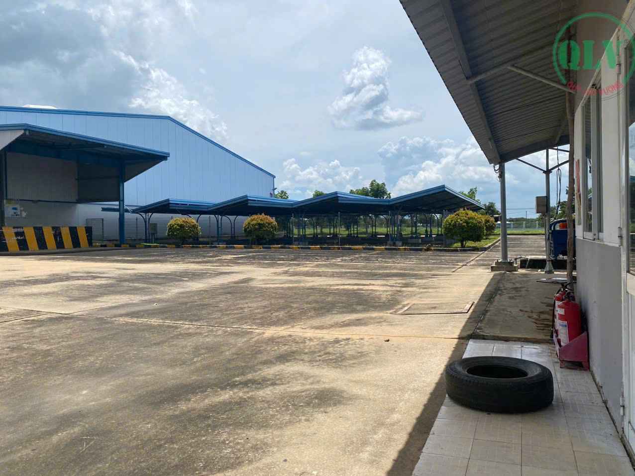 越南厂房出售，占地面积21,600平方米，位于隆安省工业区内，地理位置优越，并且全新优质厂房