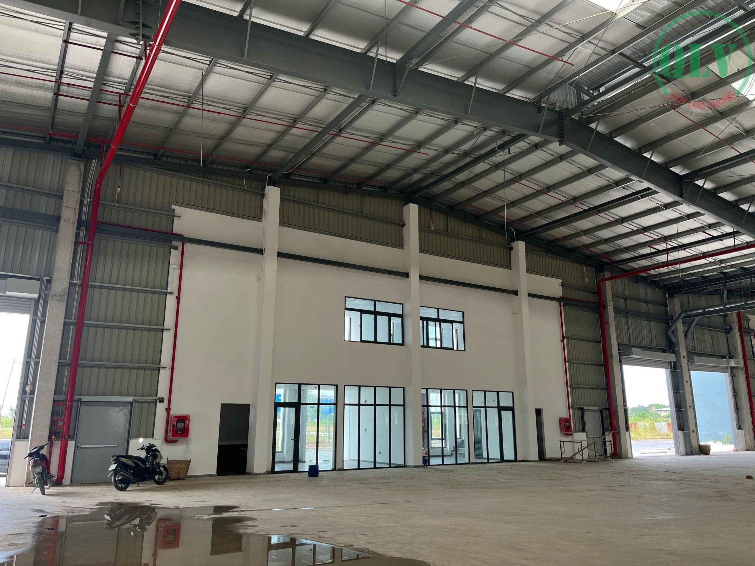 越南厂房出租——预制钢结构坚固，配有办公区，基础设施完善