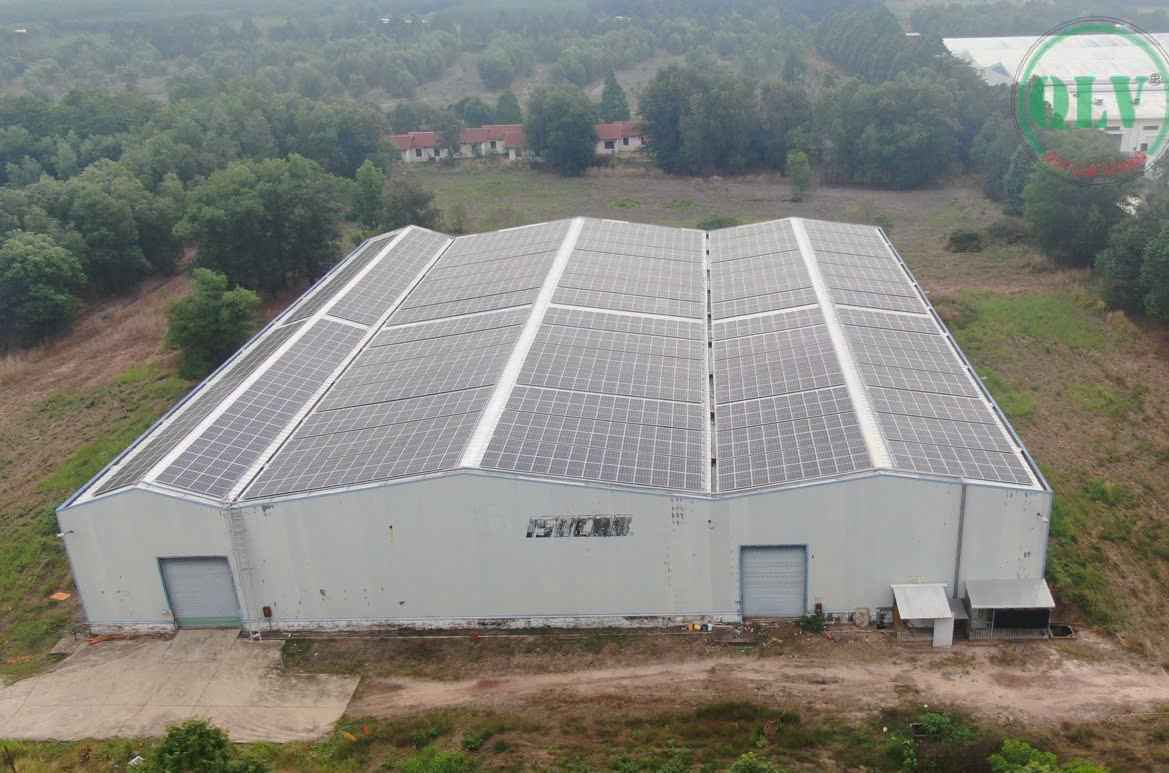 库和工厂出租，厂房高燥，快速连接国道和高速公路