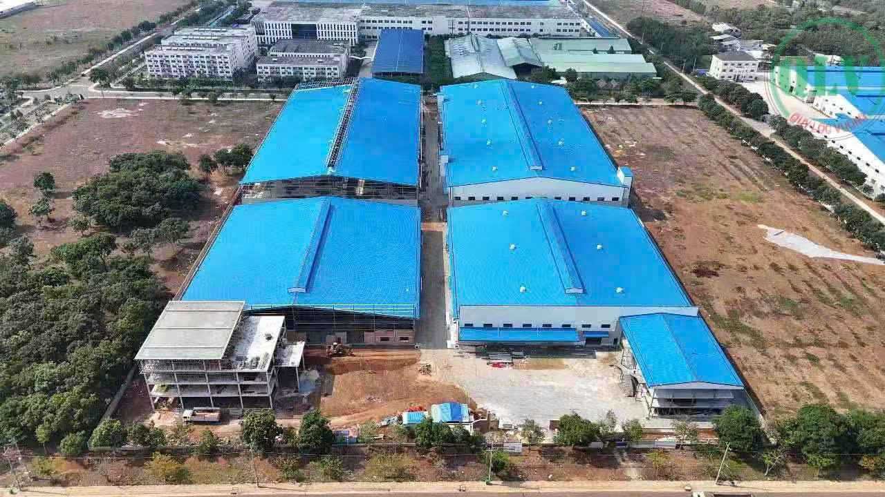 出租厂房，位于平福省工业组团，结构为一层一楼，租金为每平方米2.8美元