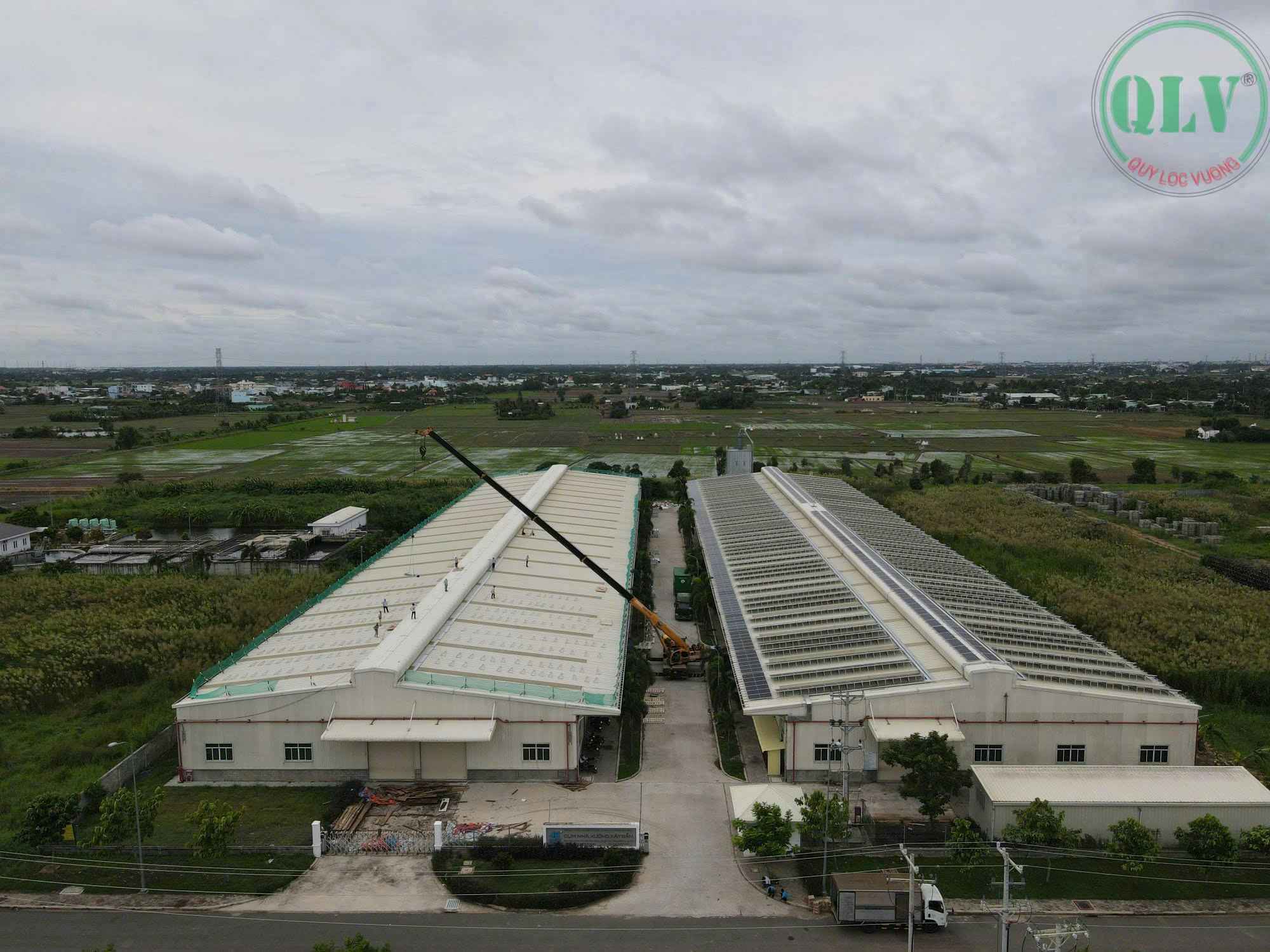 卖厂房 占, 地面积16,000平方米，厂房优美，靠近港口及大型物流中心