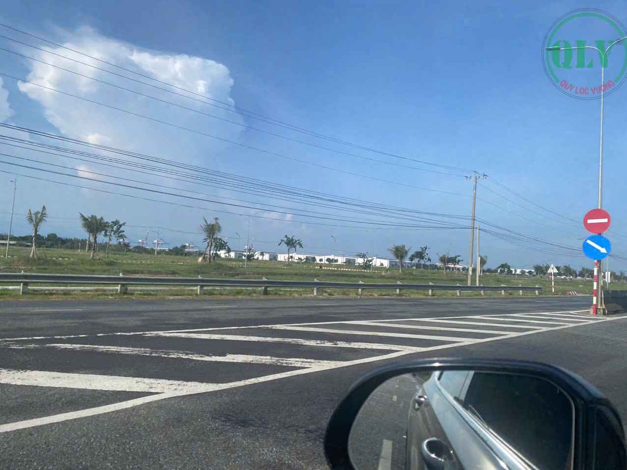 厂房出售, 共10栋厂房，厂房优美，水电齐全，交通便利