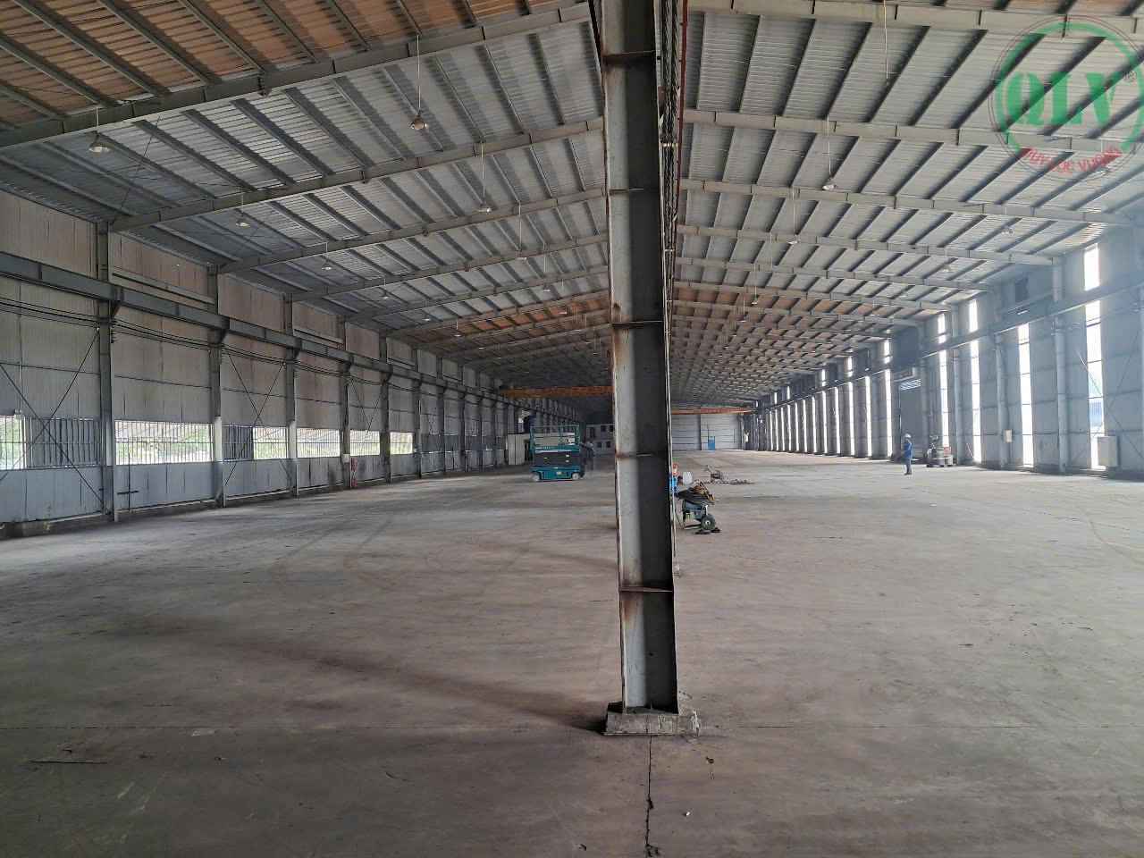 头顿工厂出租, 位于大型工业区，钢结构厂房，配备现成起重机