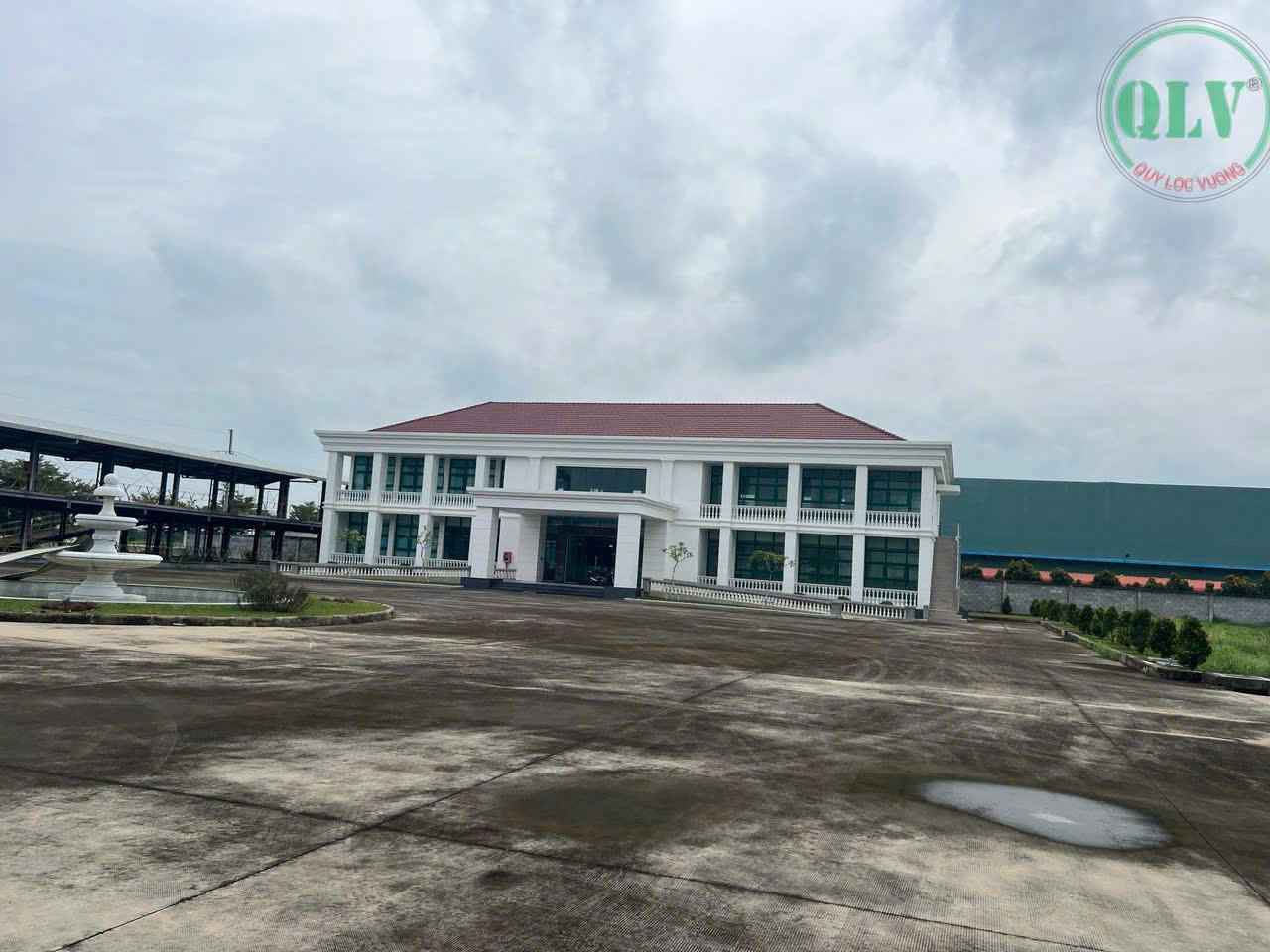 平阳省工厂出售，占地23,425平方米，设施完善，位于大型工业区内