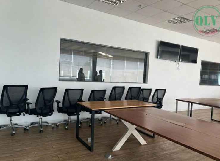 胡志明市工厂出租，质量优良，配有三层办公楼及附属设施