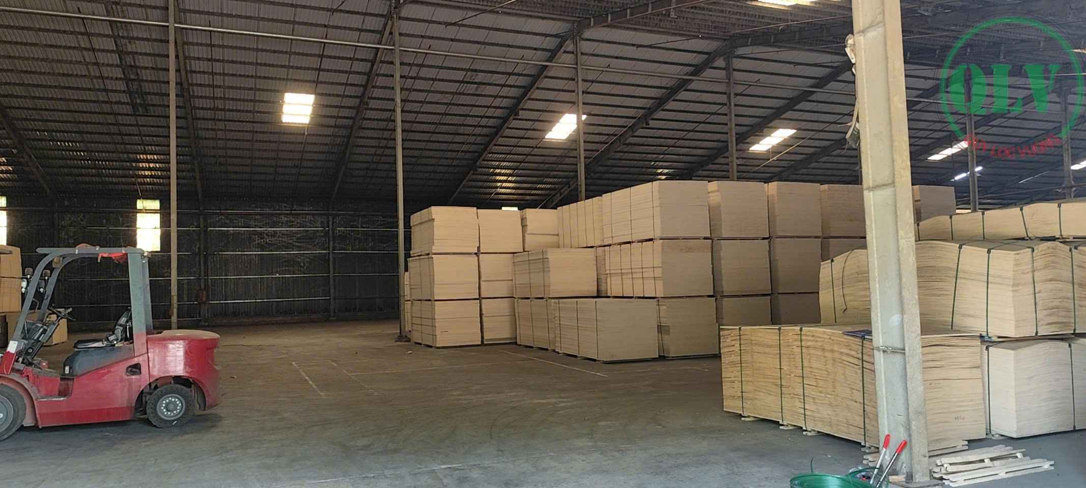 需要租一个仓库，空间宽敞整洁，基础设施完善，租金2美元/平方米