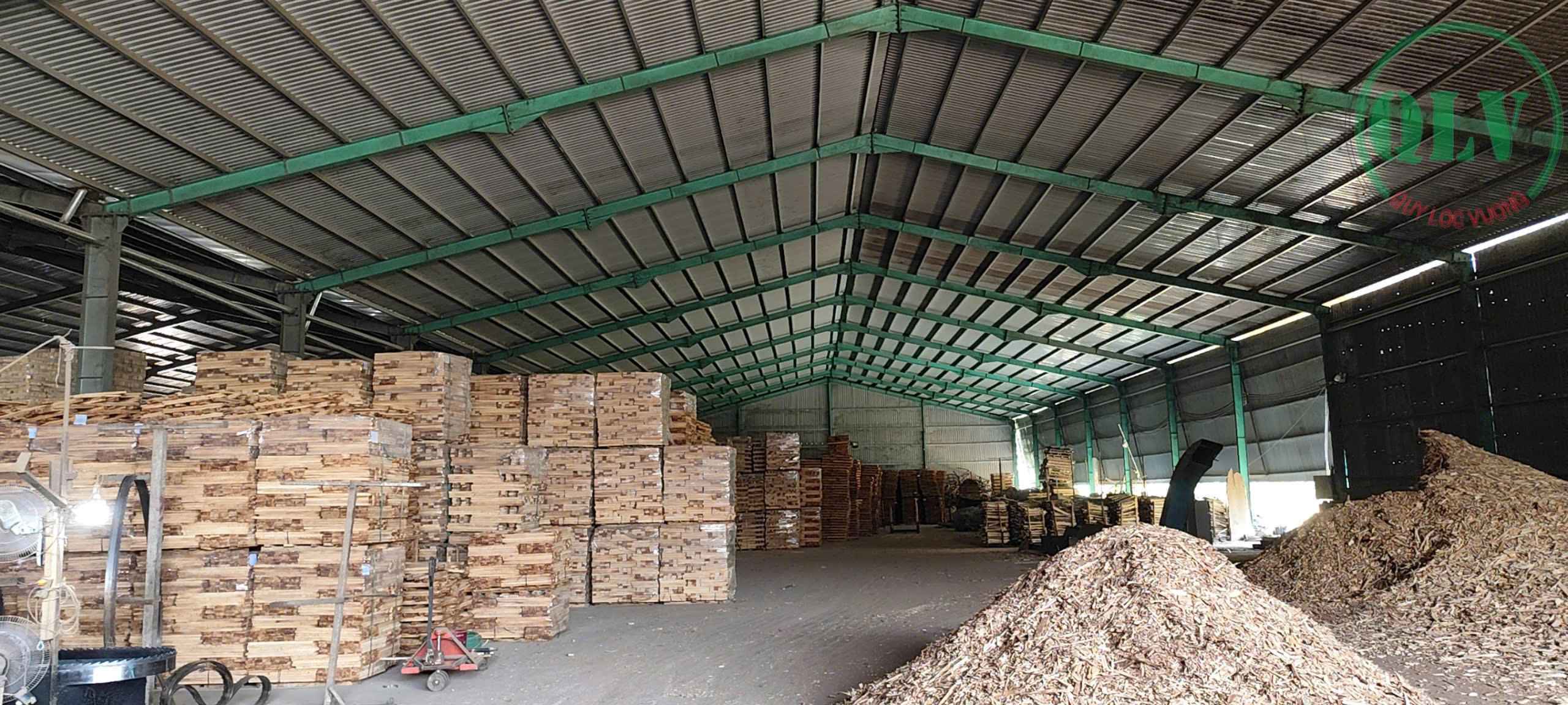 需要租一个仓库，空间宽敞整洁，基础设施完善，租金2美元/平方米