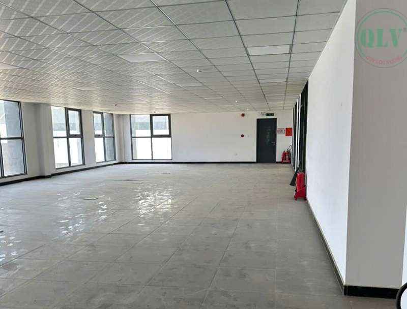 同奈省厂房出租，厂房美观，配有三层办公楼