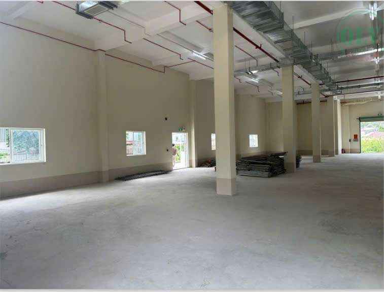 胡志明市工厂出租，两层厂房，干净整洁