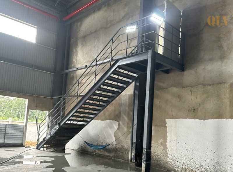 仓库和工厂出租，新建厂房，配备三层办公楼